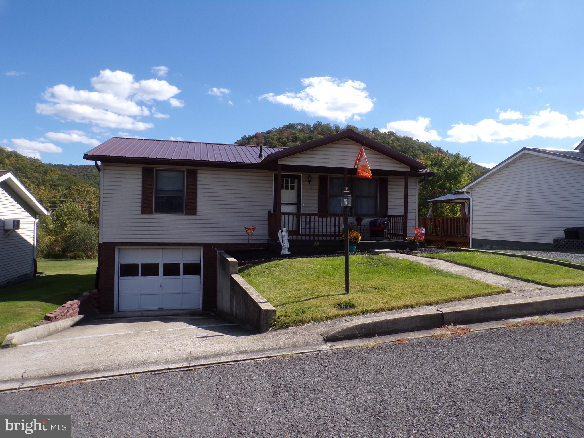 F PARIS SMITH - Residential