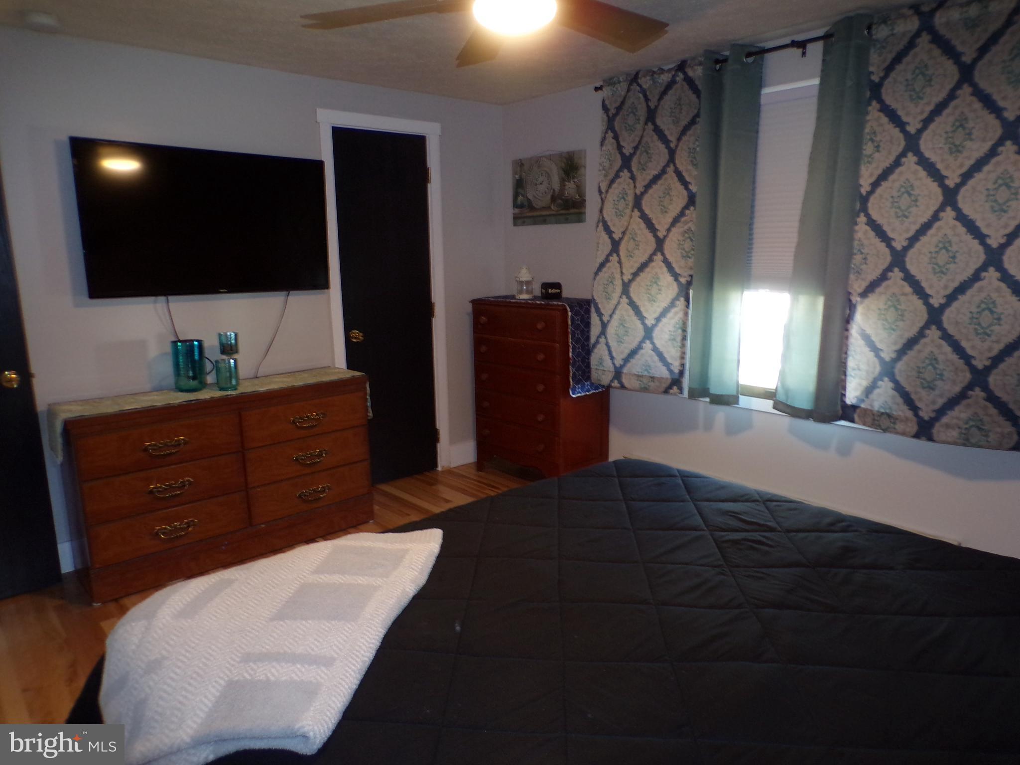 F PARIS SMITH - Residential