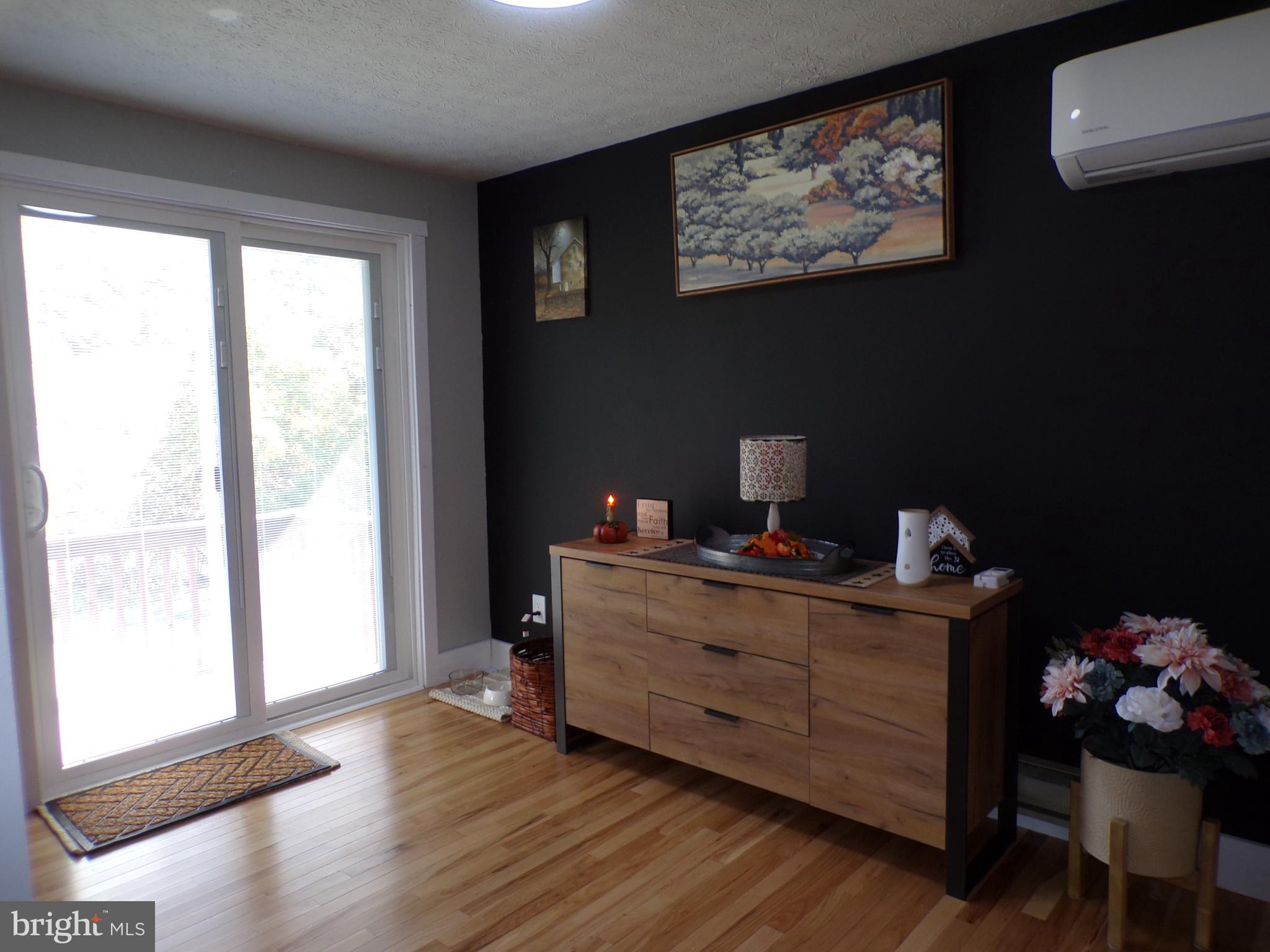 F PARIS SMITH - Residential