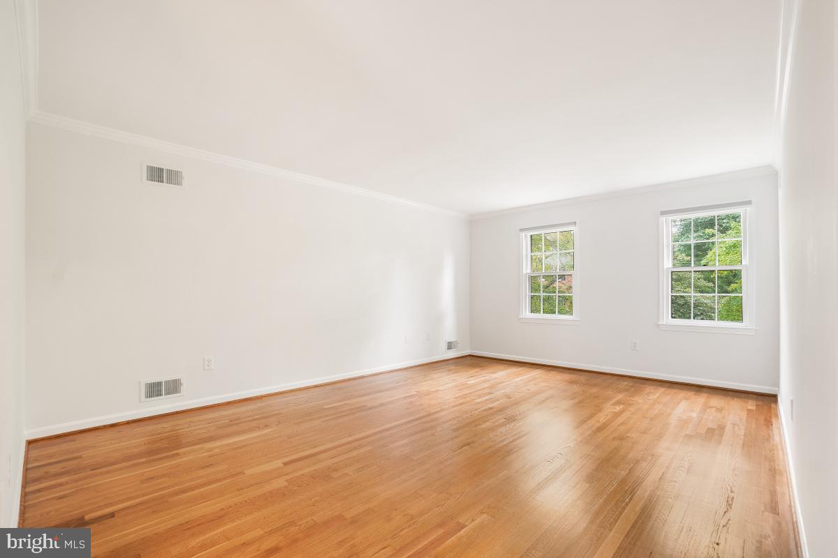 GREEN TREE MANOR - Residential