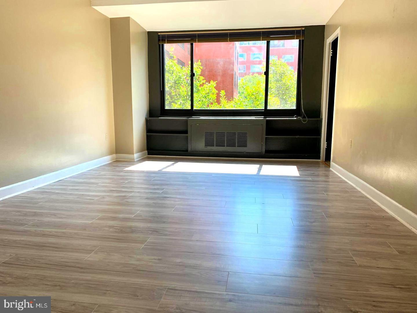 RIVER PLACE NORTH - Residential