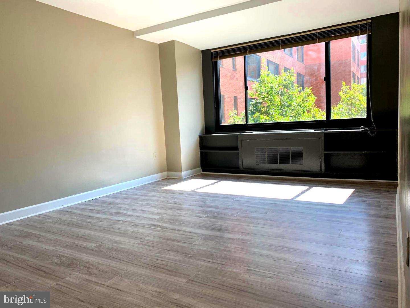 RIVER PLACE NORTH - Residential