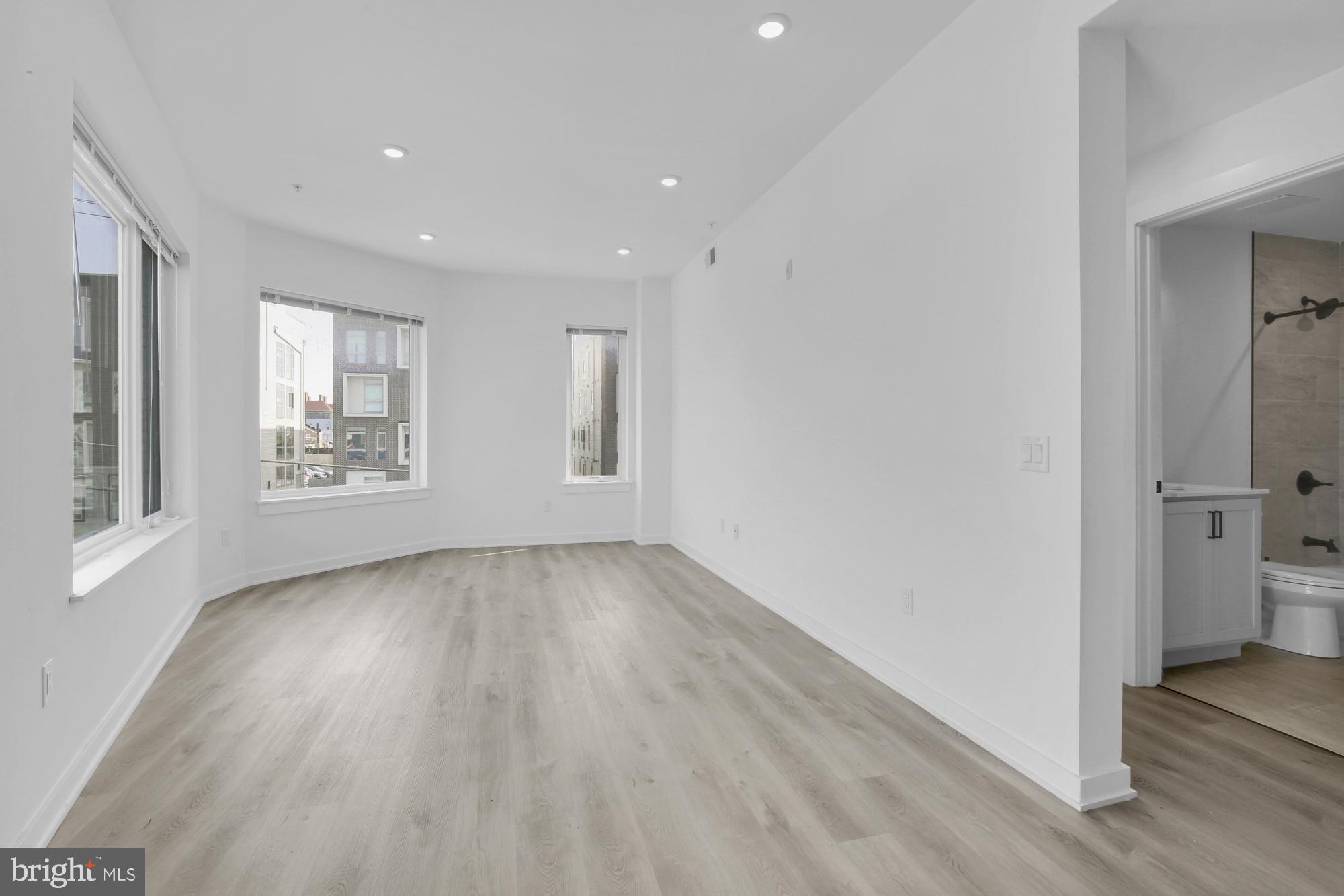 EAST KENSINGTON - Residential Lease