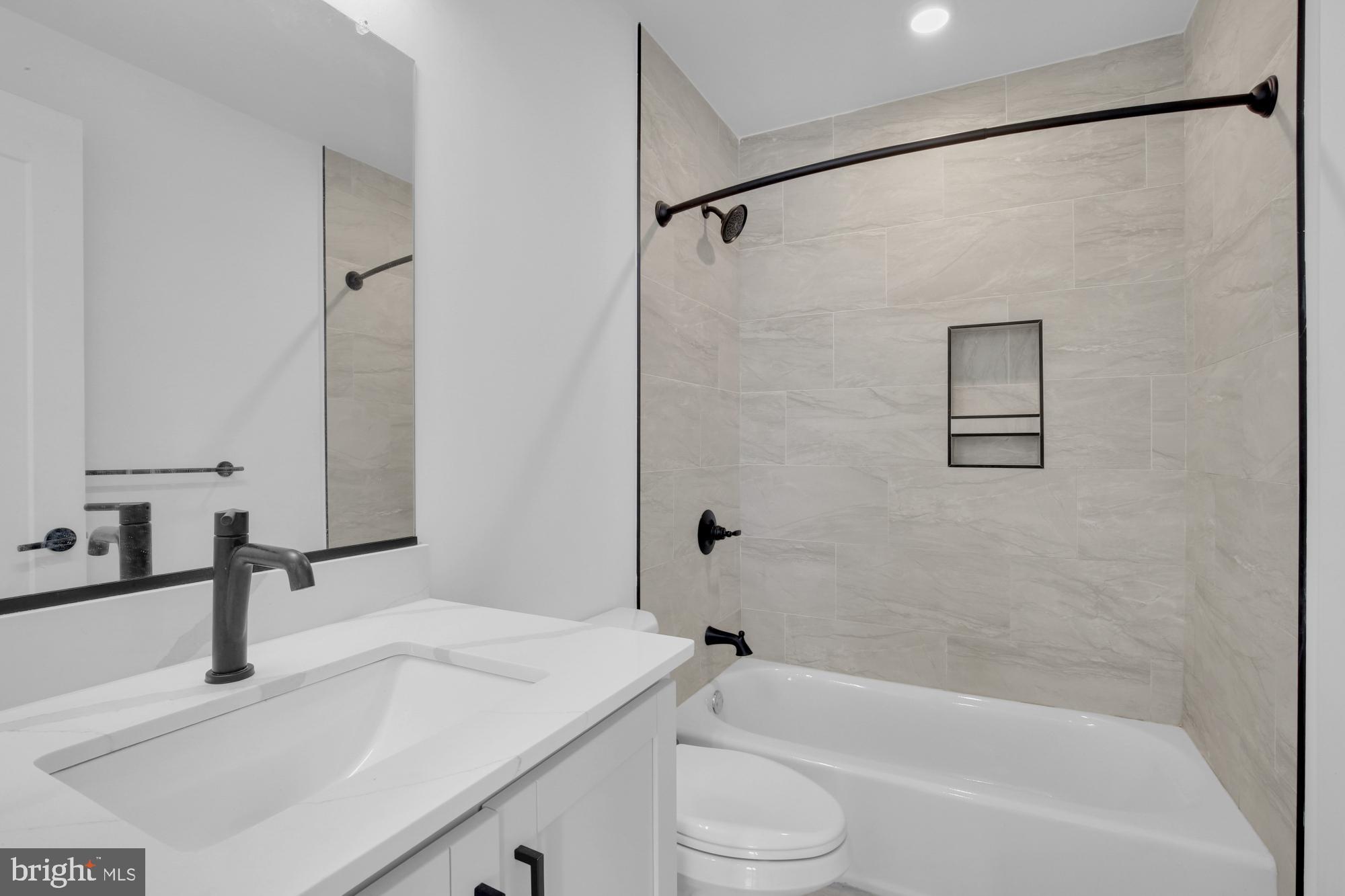 EAST KENSINGTON - Residential Lease