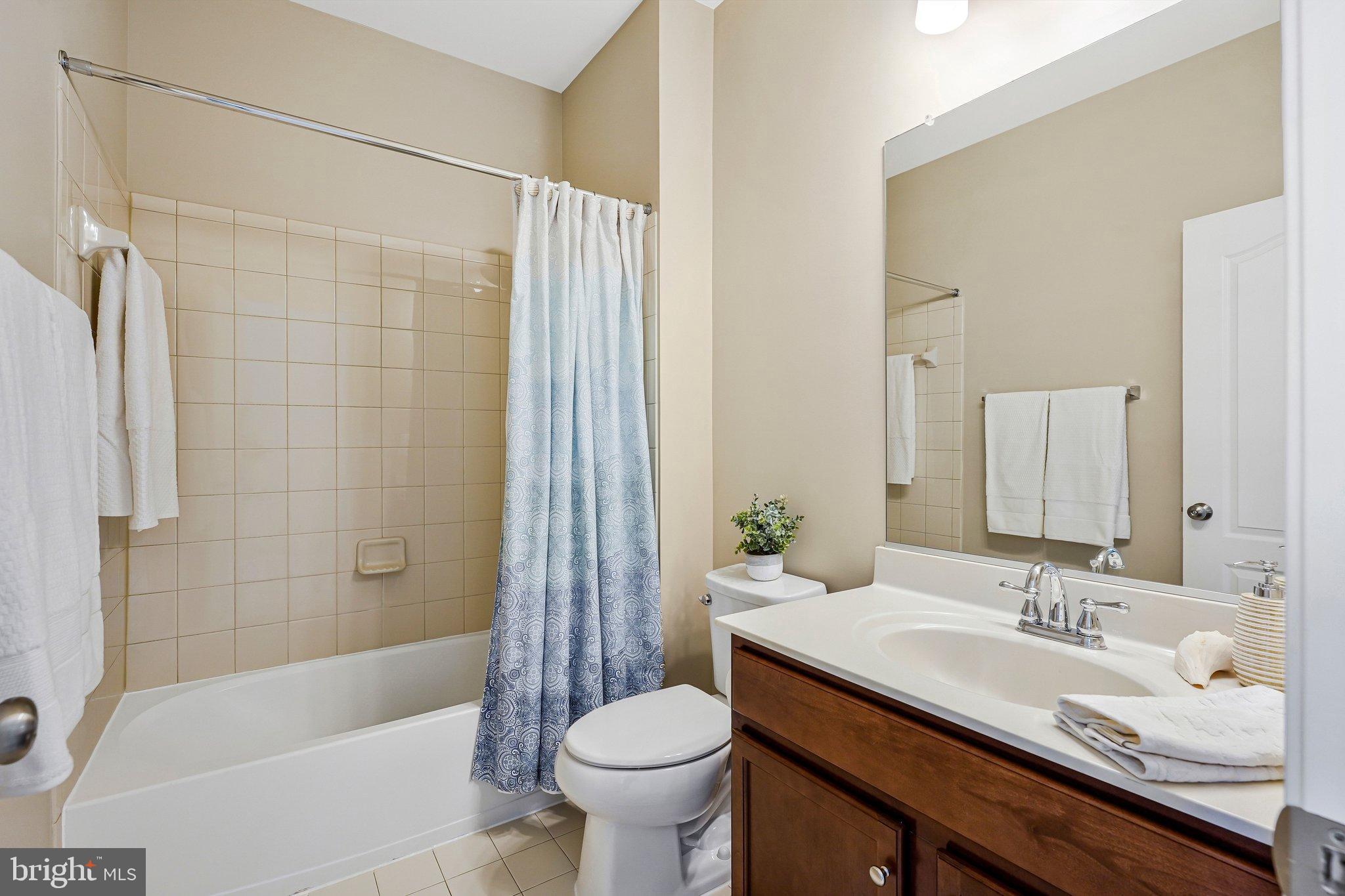 STONE RIDGE LANDBAY 5R - Residential