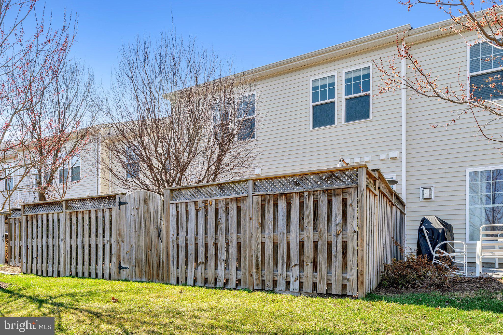 STONE RIDGE LANDBAY 5R - Residential