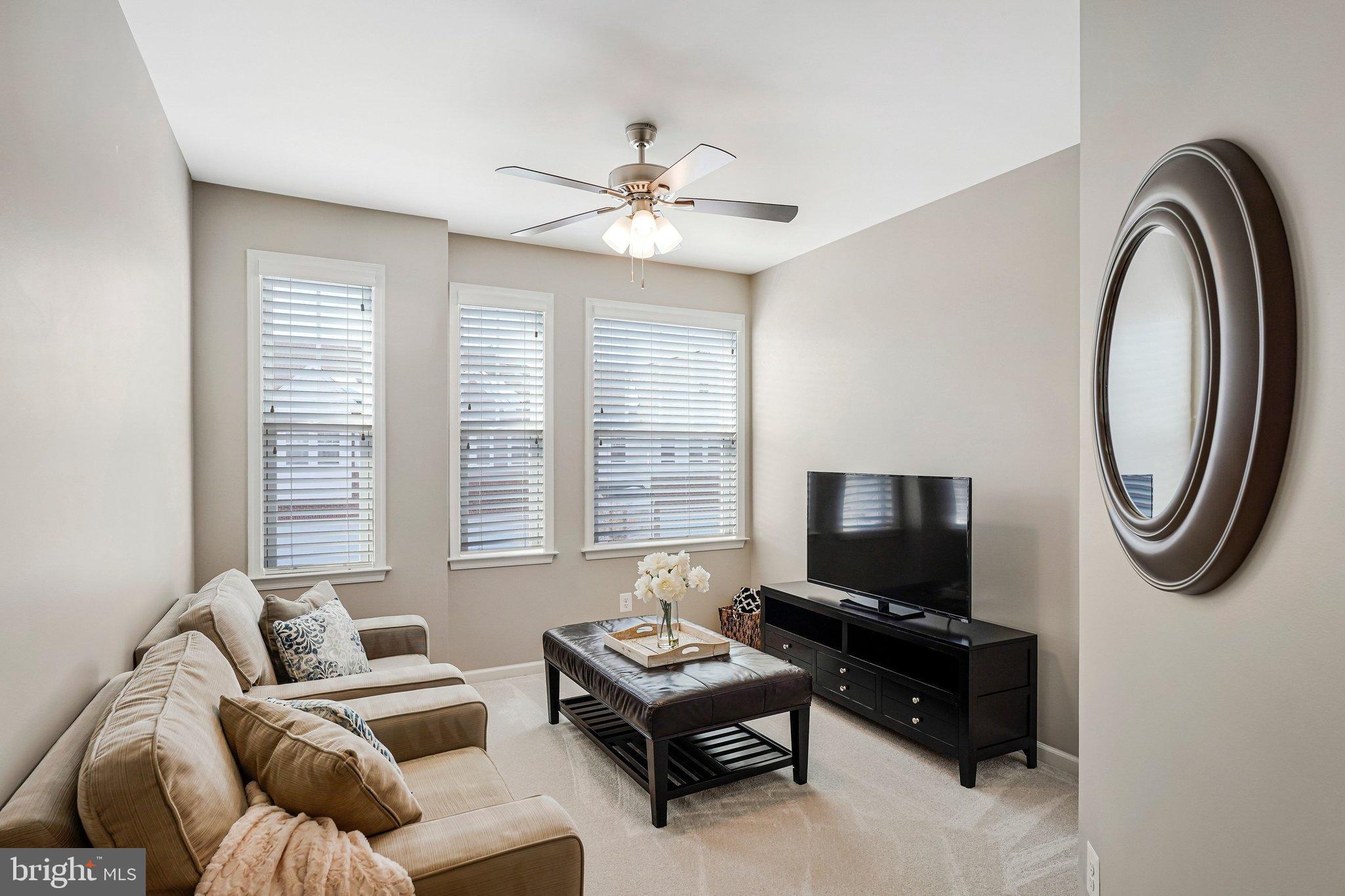 STONE RIDGE LANDBAY 5R - Residential