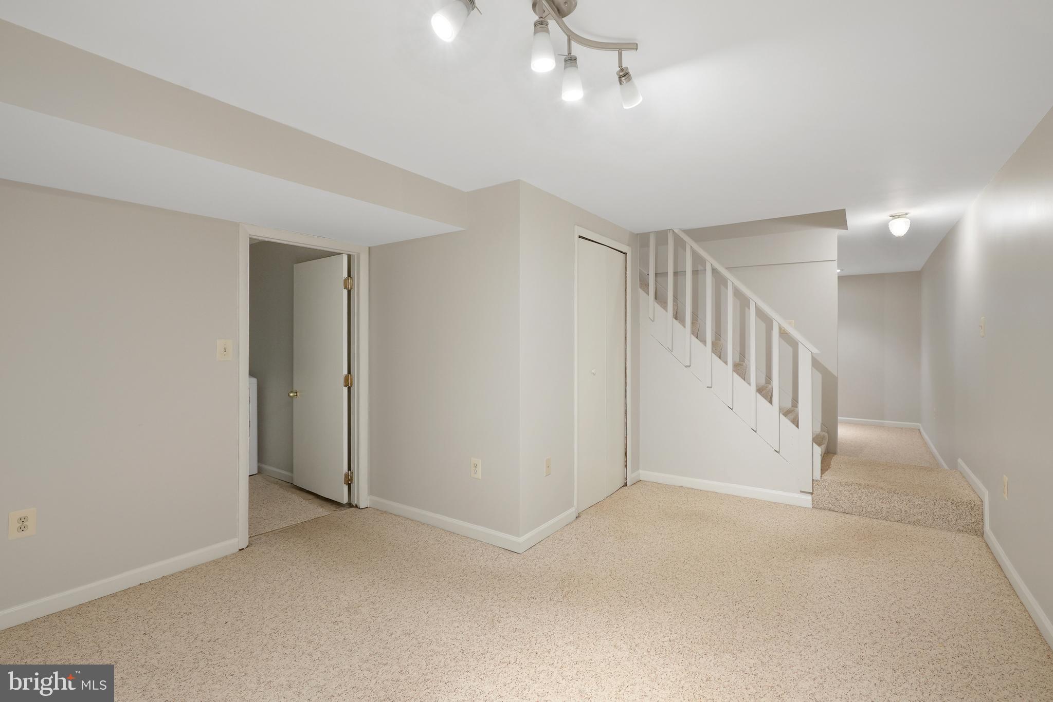 ORANGE HUNT ESTATES - Residential Lease