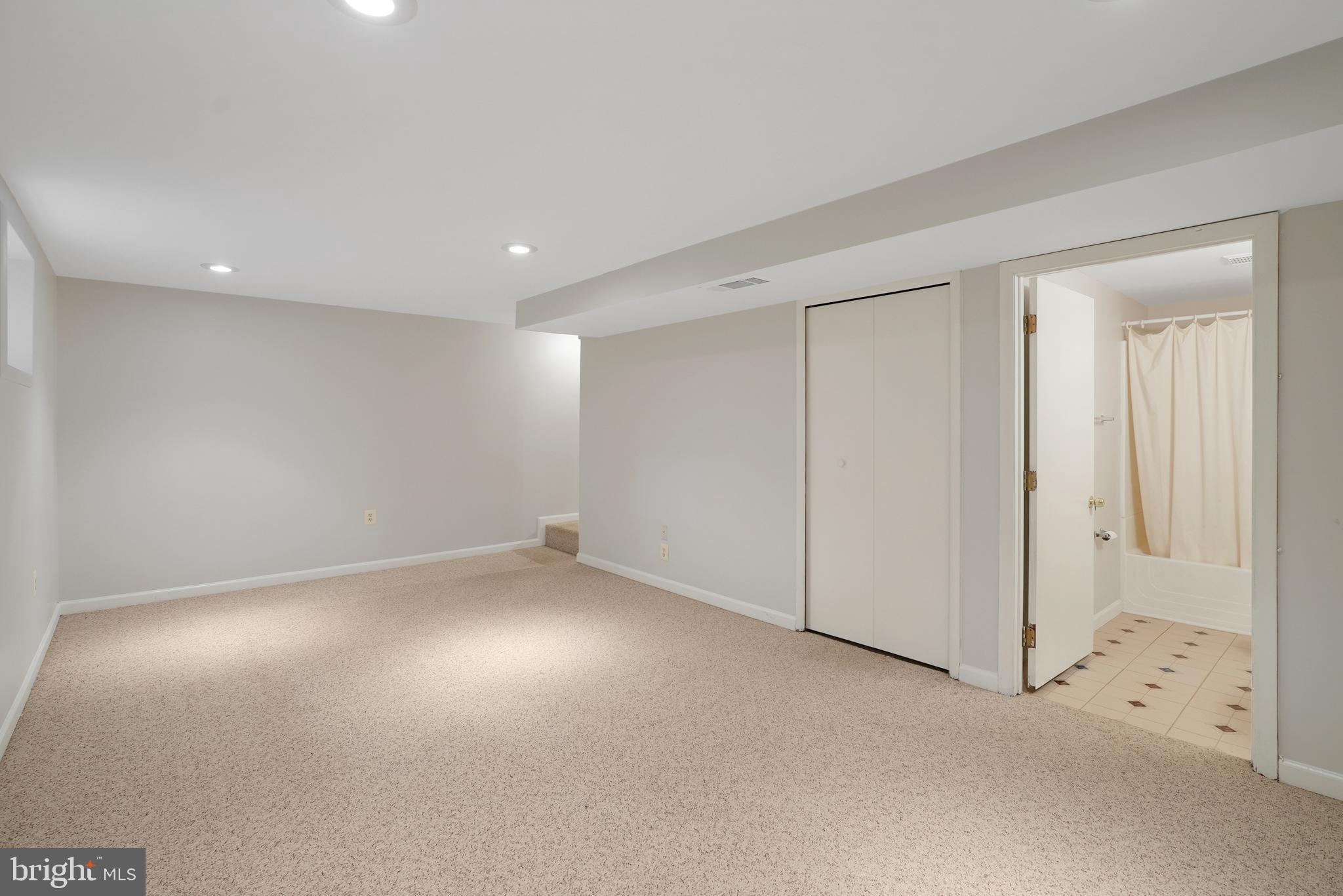 ORANGE HUNT ESTATES - Residential Lease