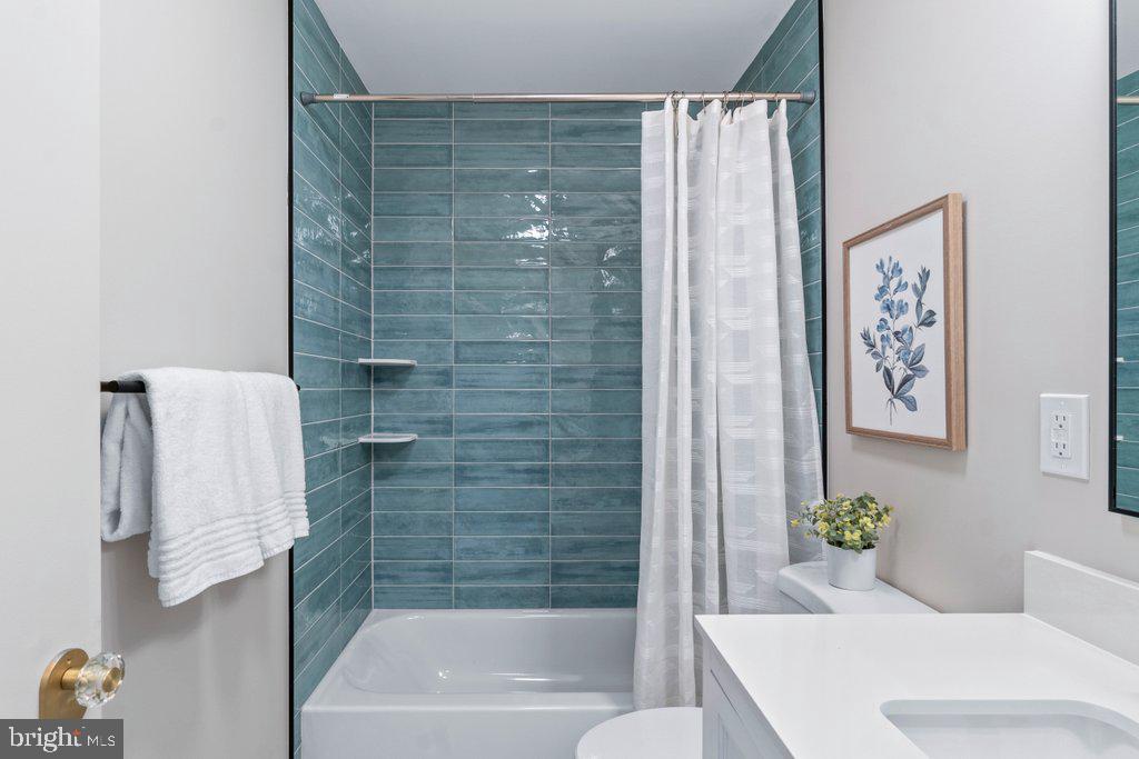 SUSSEX SQUARE CONDO - Residential