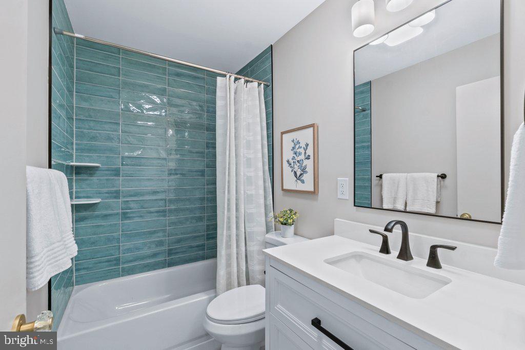 SUSSEX SQUARE CONDO - Residential