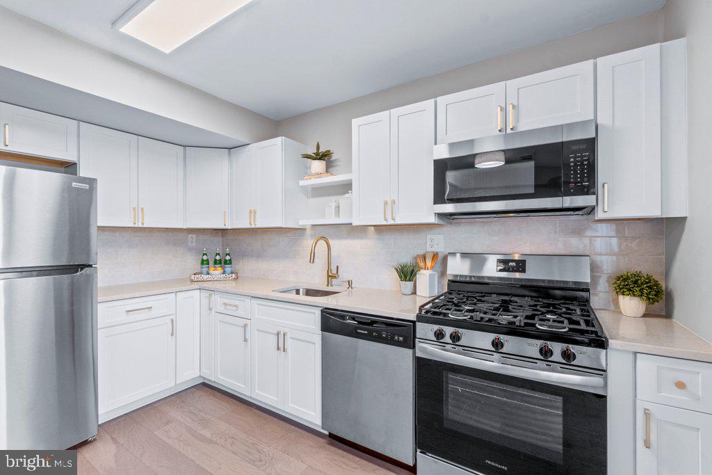 SUSSEX SQUARE CONDO - Residential