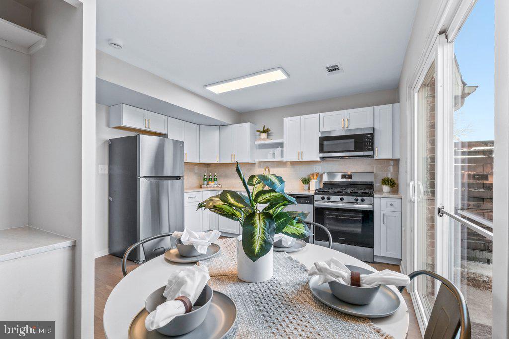 SUSSEX SQUARE CONDO - Residential