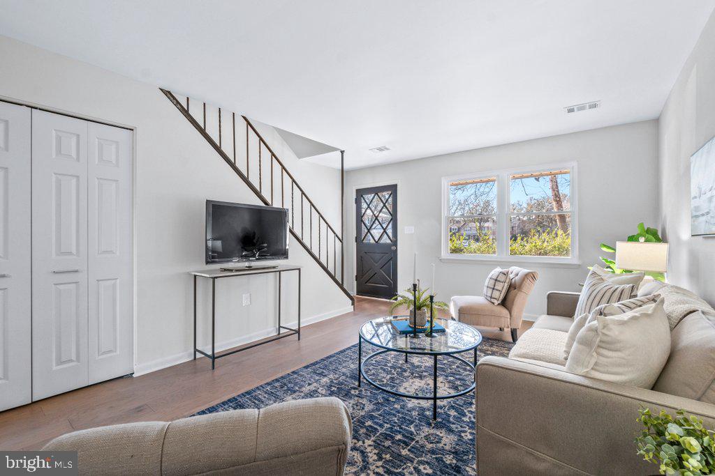 SUSSEX SQUARE CONDO - Residential