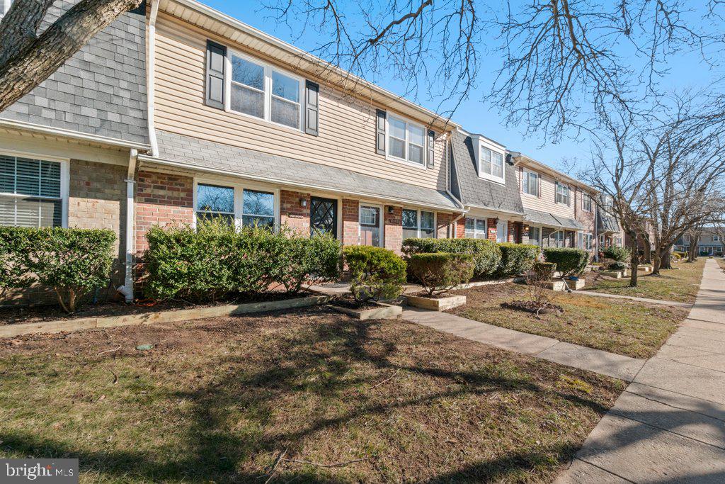 SUSSEX SQUARE CONDO - Residential