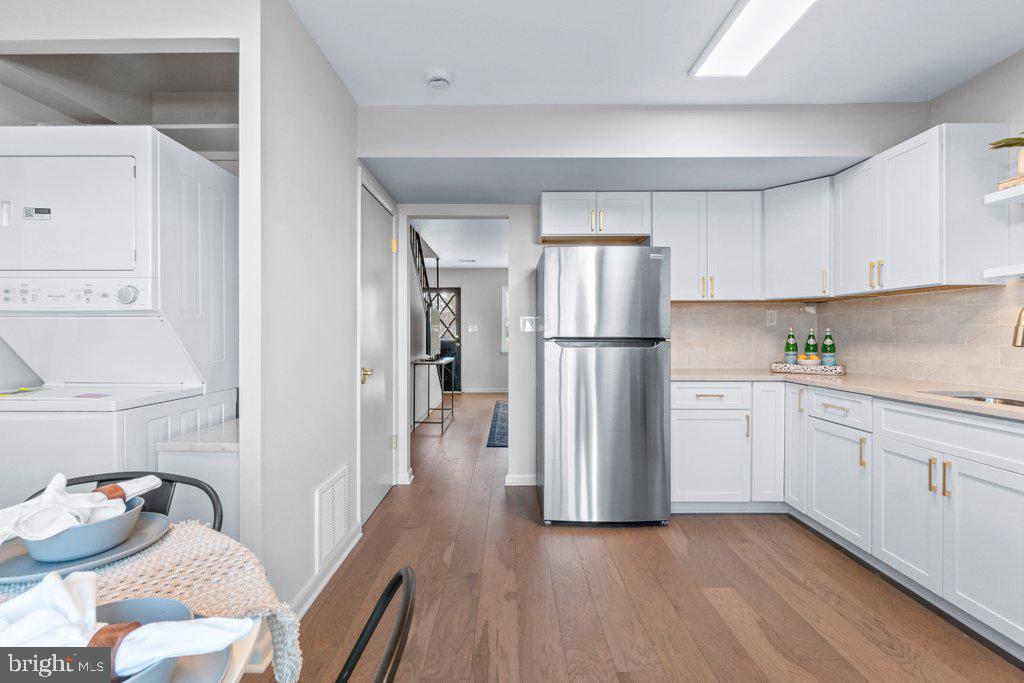 SUSSEX SQUARE CONDO - Residential