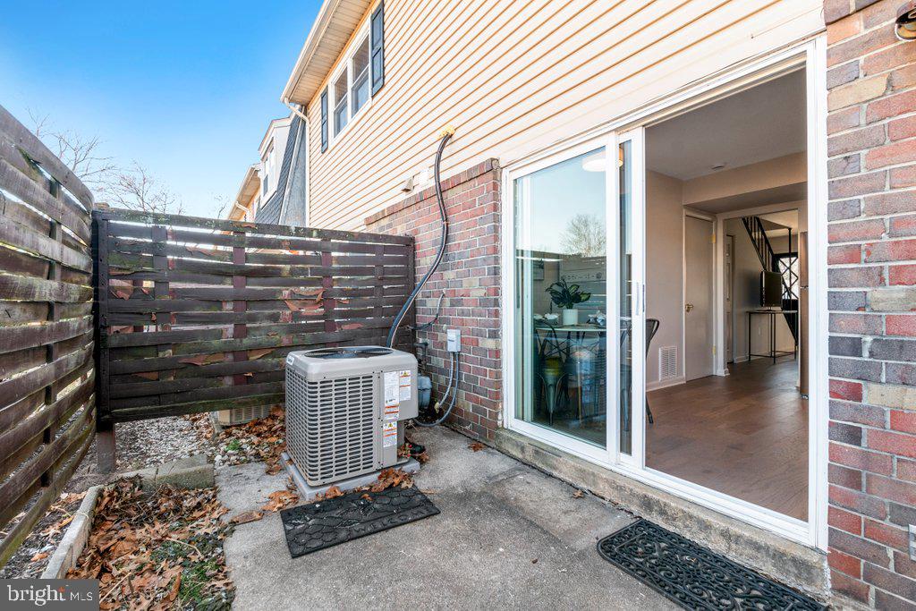 SUSSEX SQUARE CONDO - Residential