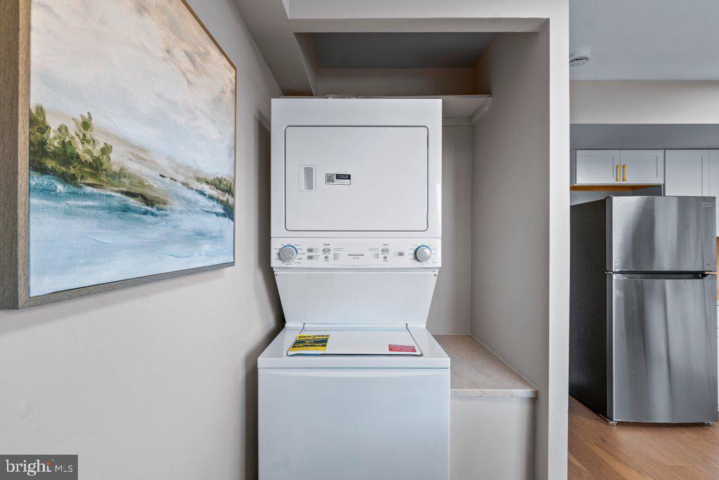 SUSSEX SQUARE CONDO - Residential