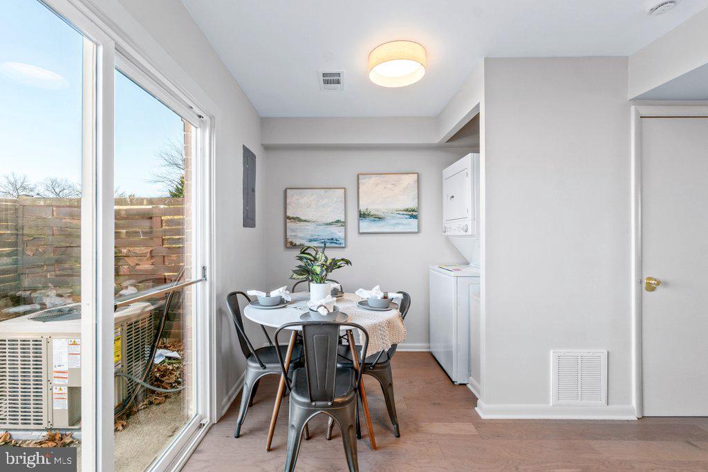 SUSSEX SQUARE CONDO - Residential