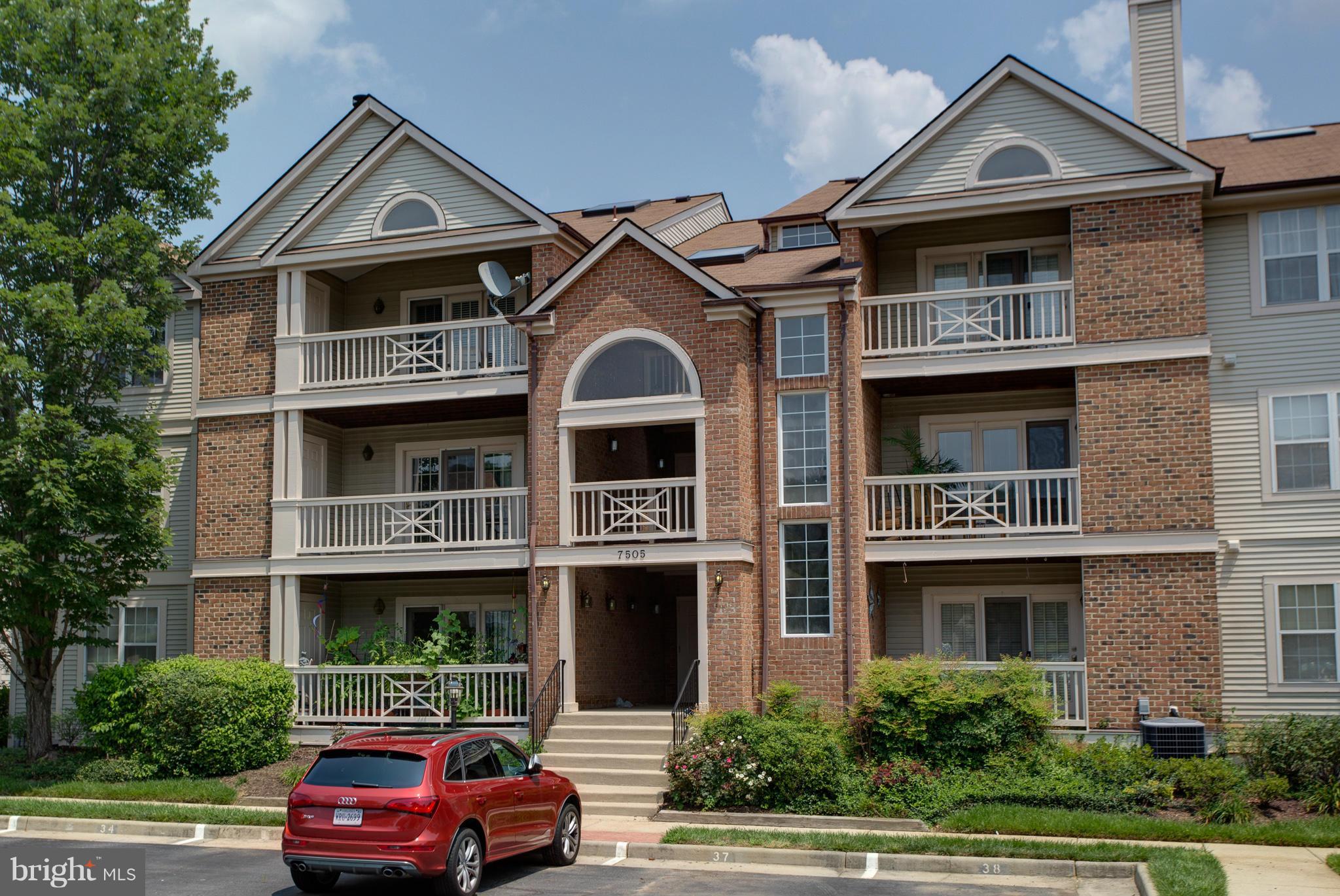 STRATFORD PLACE AT KINGS - Residential