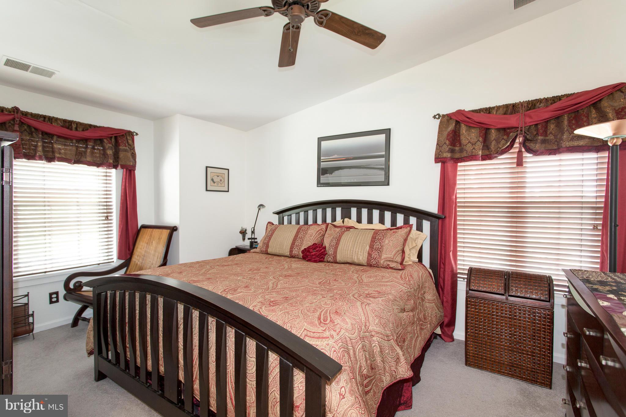 STRATFORD PLACE AT KINGS - Residential