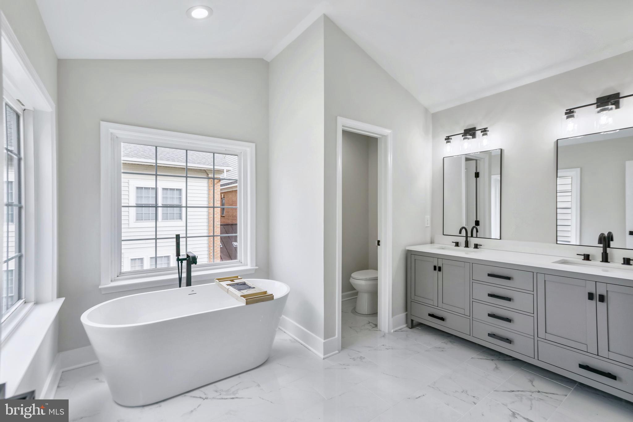 WILLOW OAKS AT FAIR LAKES - Residential