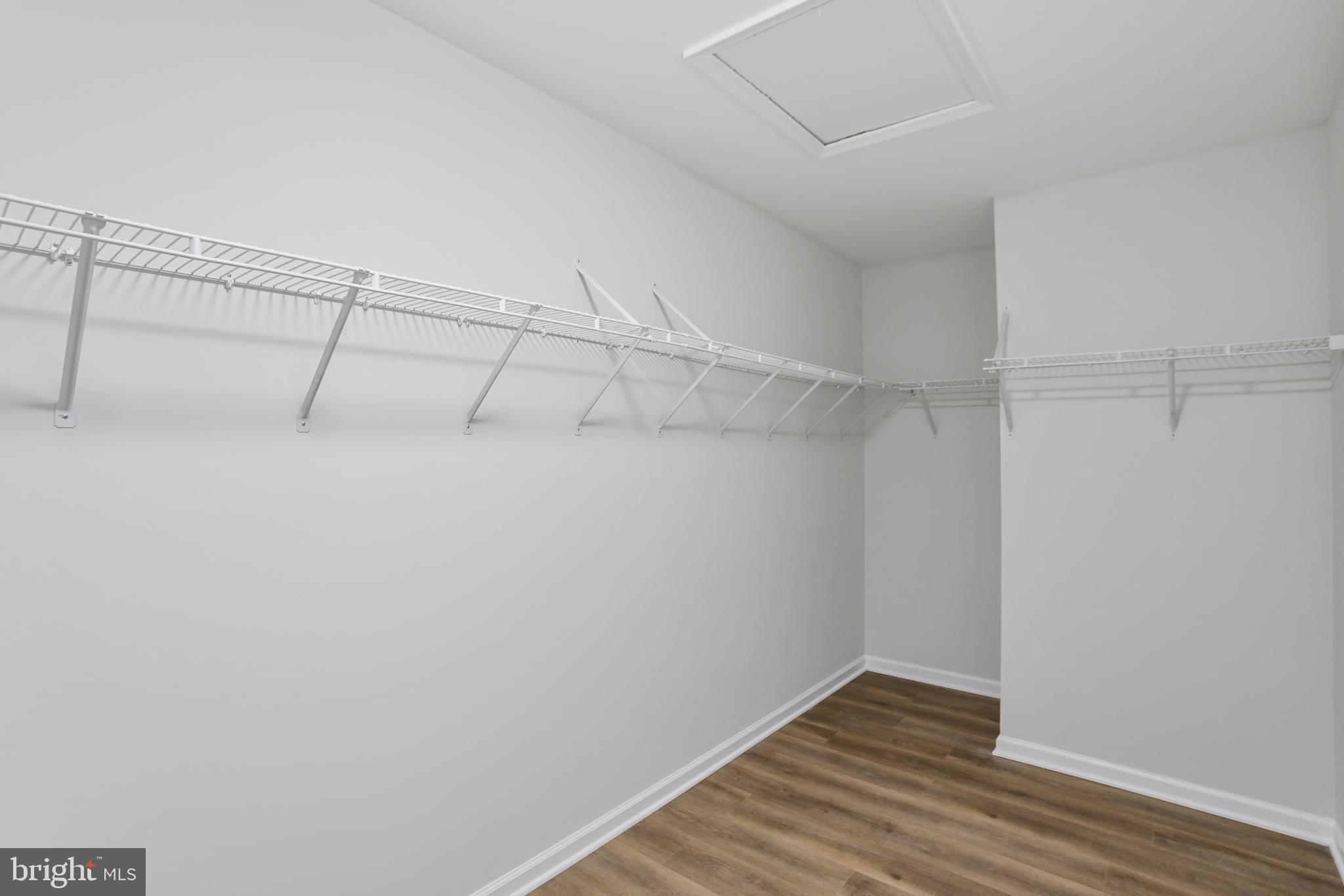 WILLOW OAKS AT FAIR LAKES - Residential