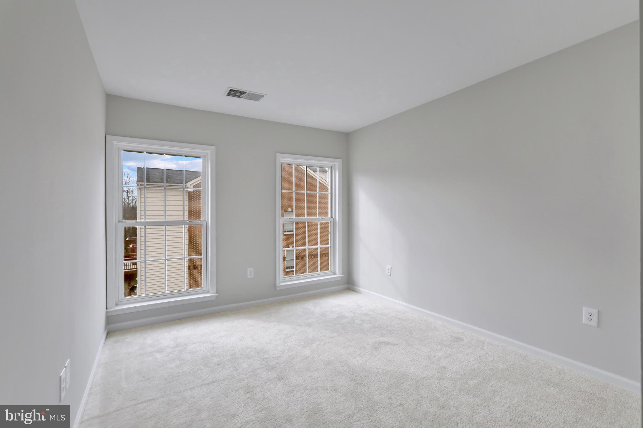 WILLOW OAKS AT FAIR LAKES - Residential