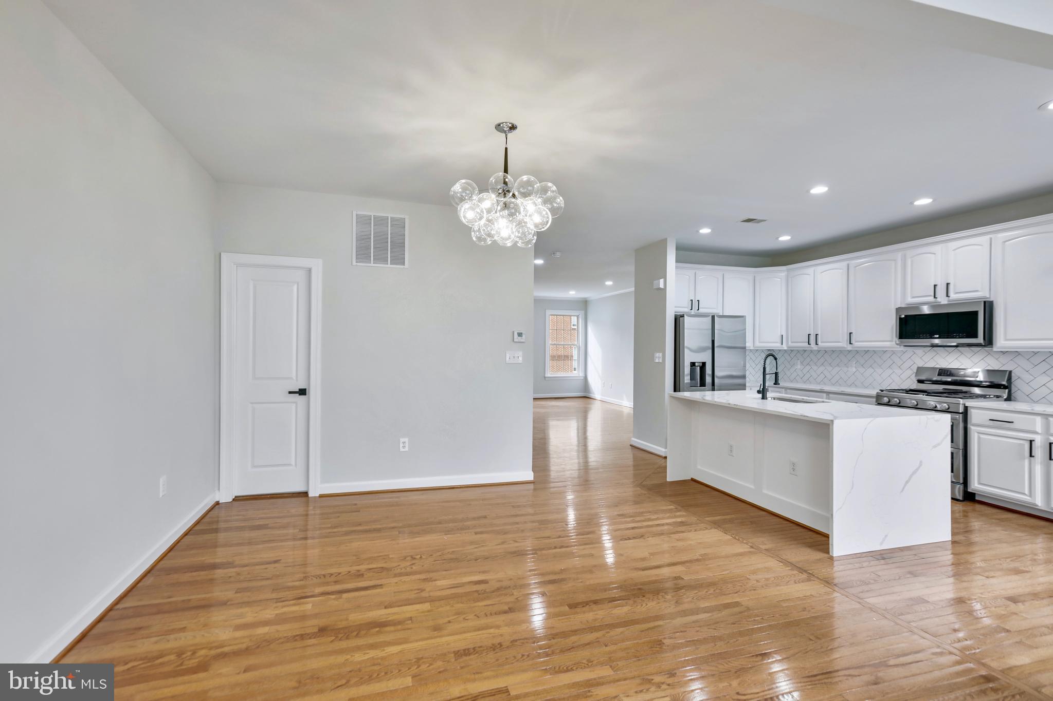 WILLOW OAKS AT FAIR LAKES - Residential