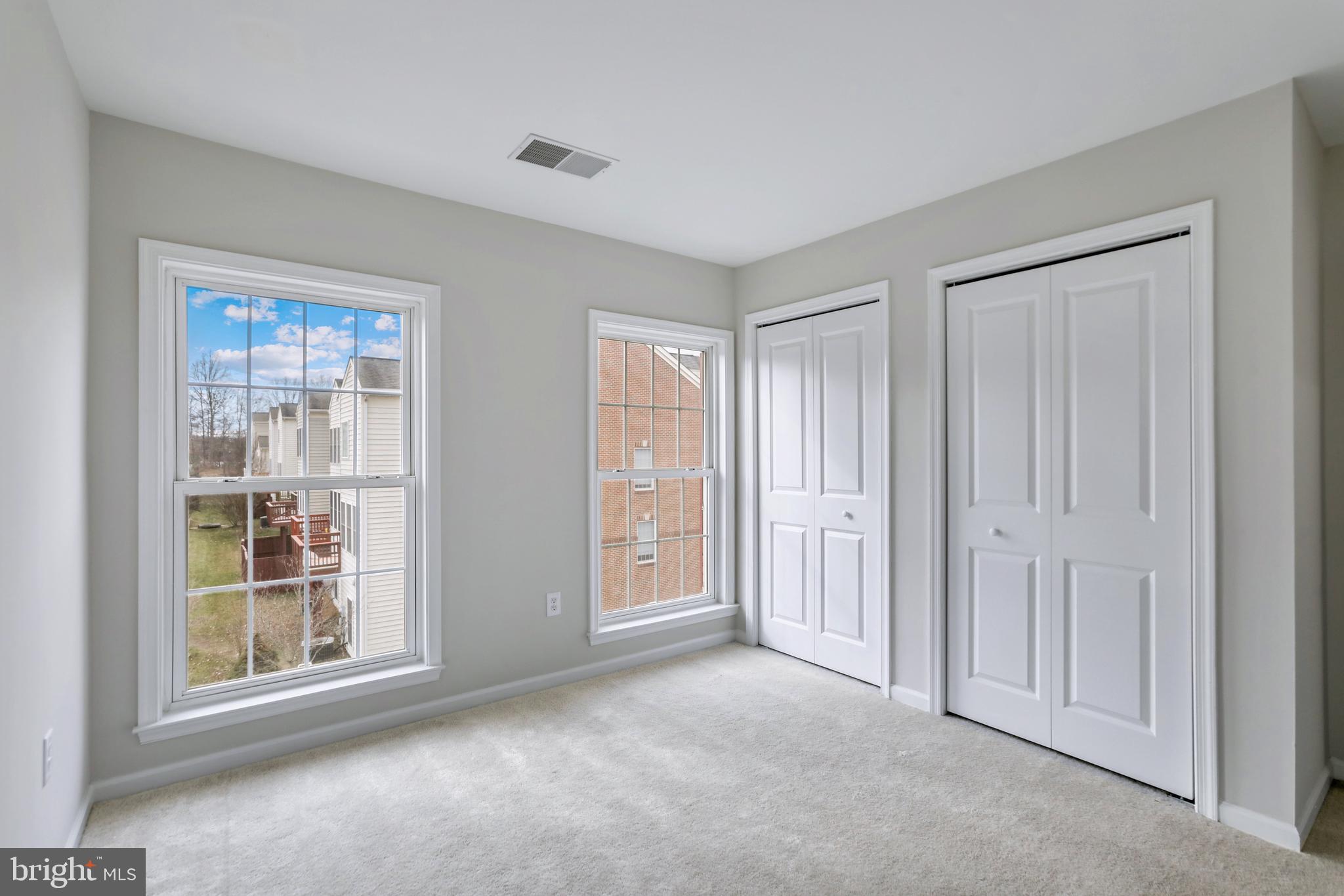 WILLOW OAKS AT FAIR LAKES - Residential