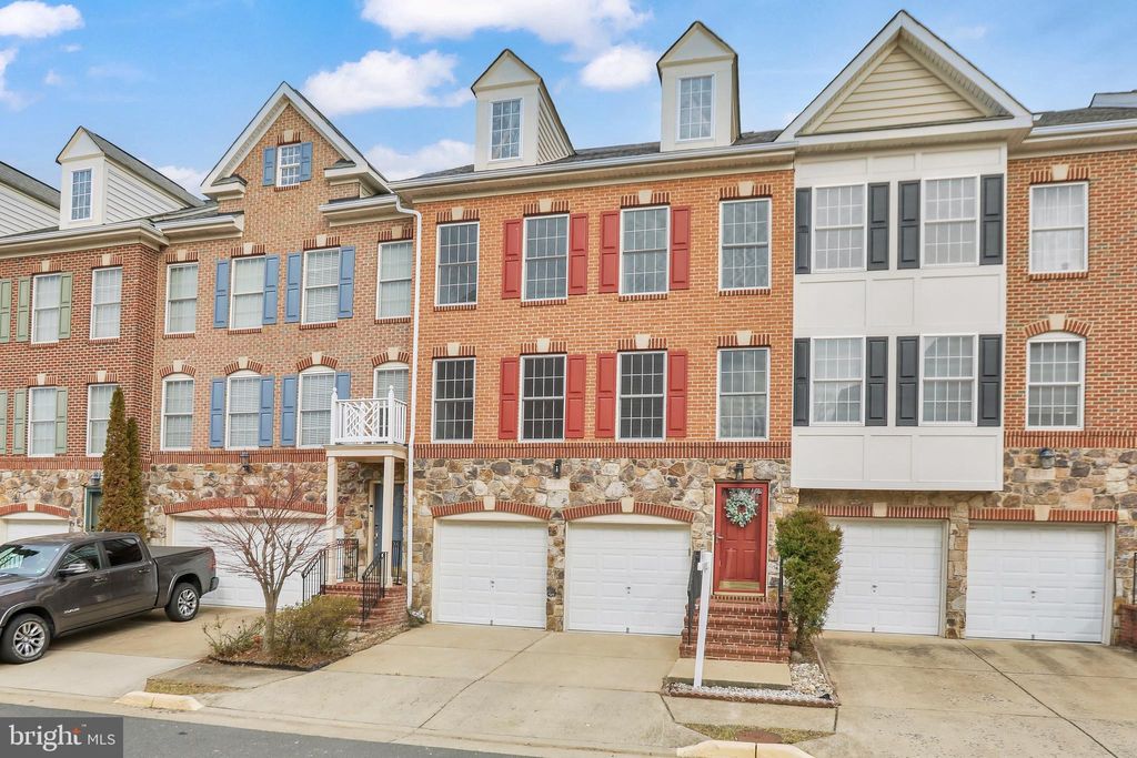 Photo of 4565 Gossamer Way, FAIRFAX, VA 22033 (MLS # VAFX2286616)