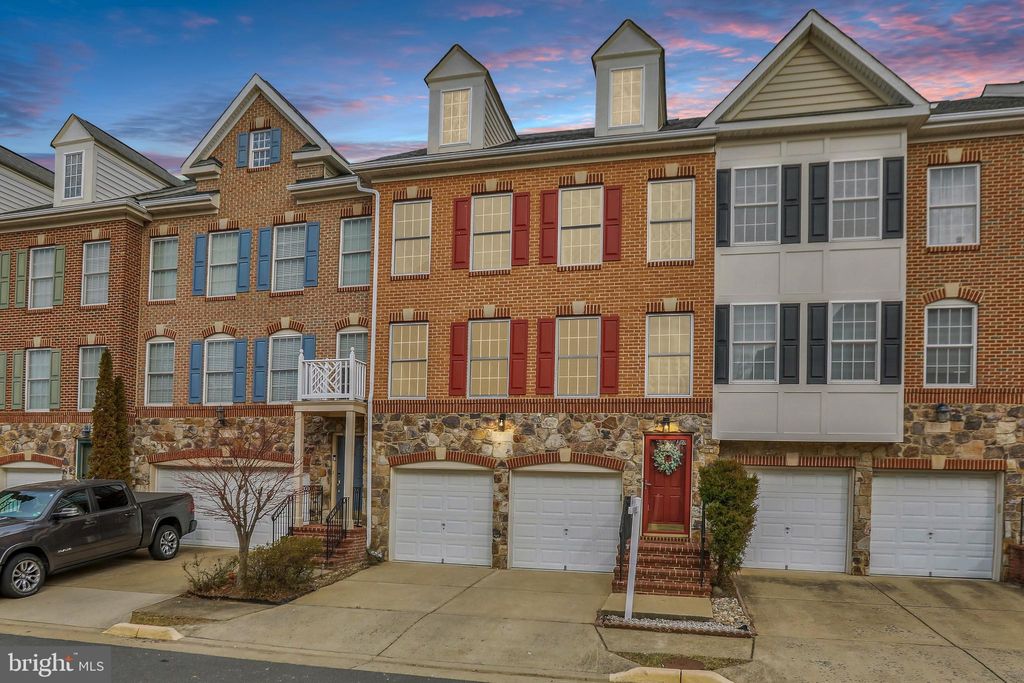 Photo of 4565 Gossamer Way, FAIRFAX, VA 22033 (MLS # VAFX2286616)
