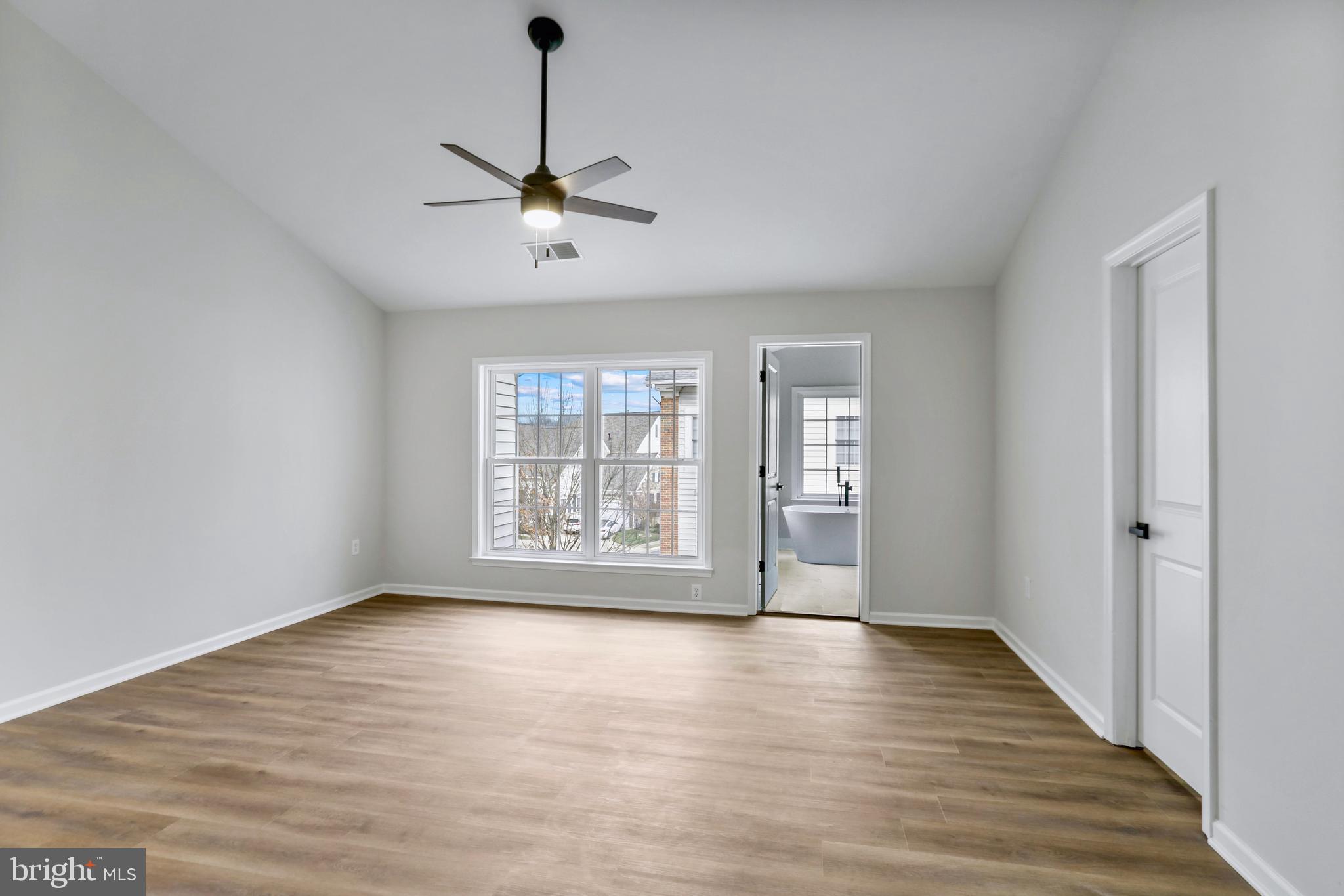 WILLOW OAKS AT FAIR LAKES - Residential