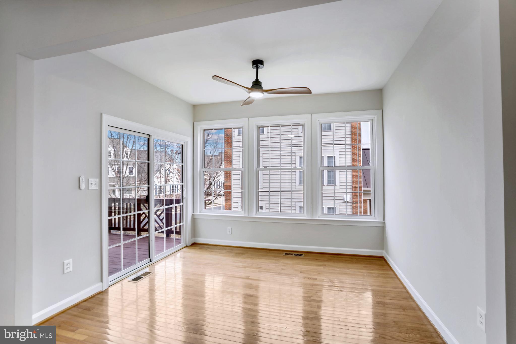 WILLOW OAKS AT FAIR LAKES - Residential