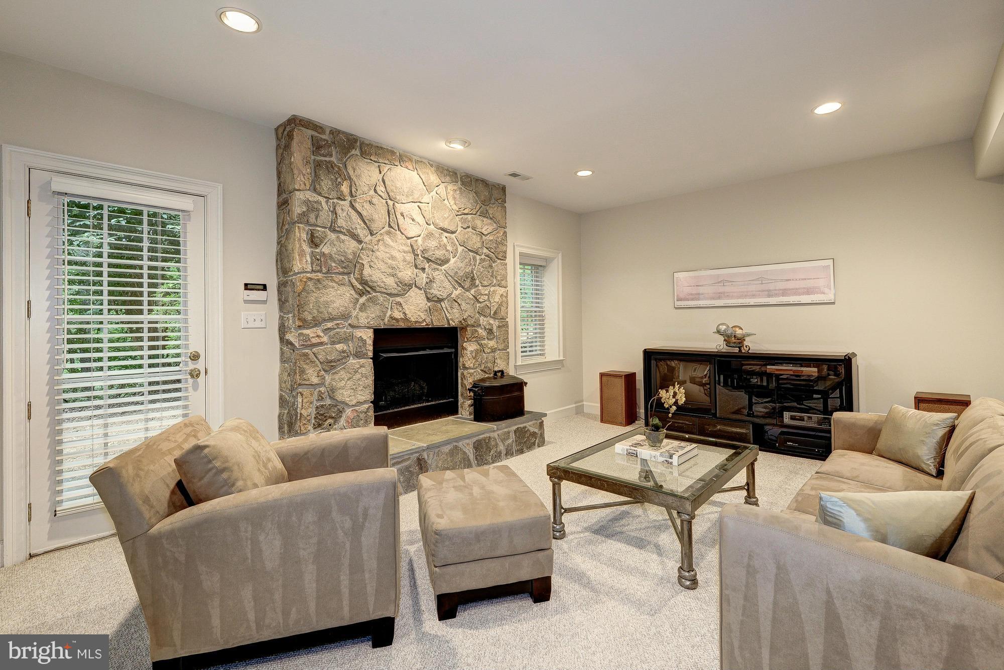 CHINQUAPIN - Residential