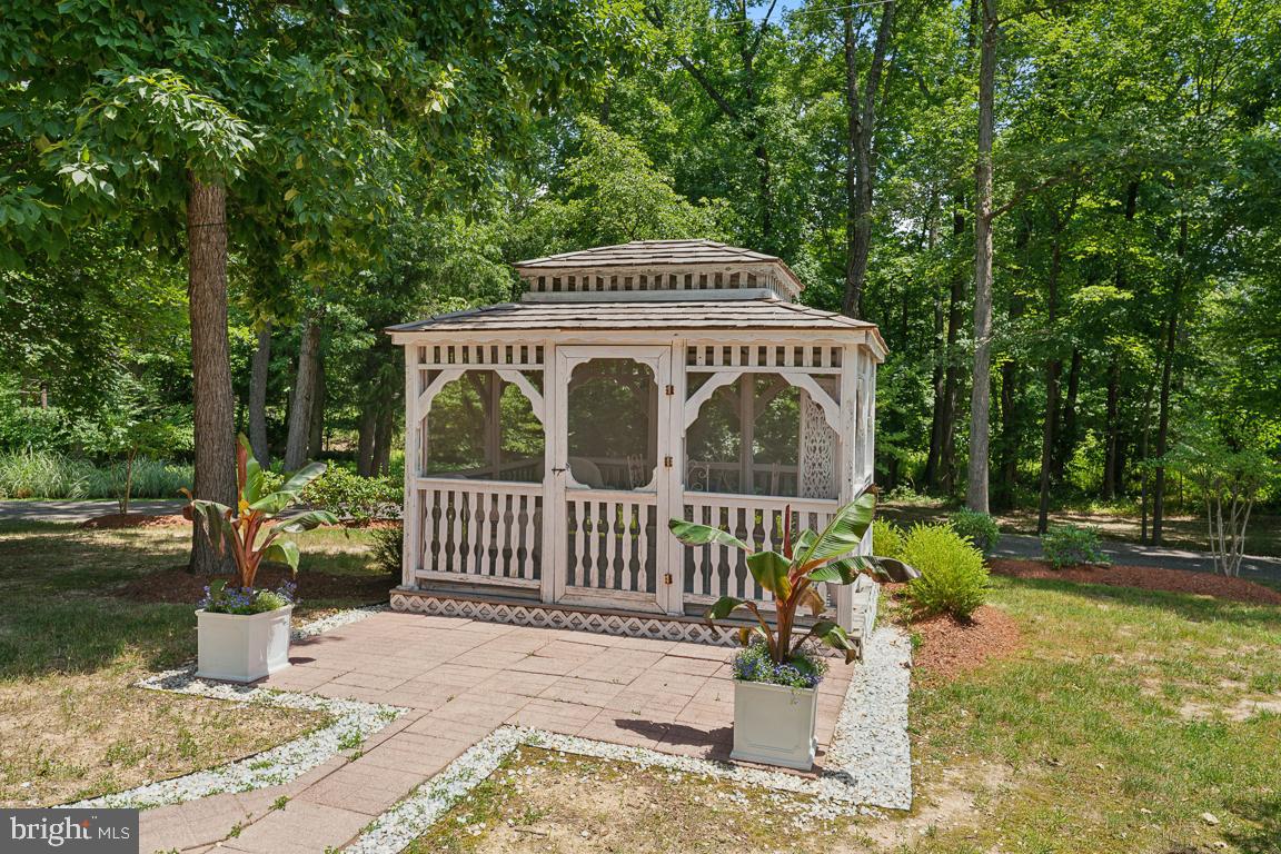 LIVINGSTON GROVE - Residential