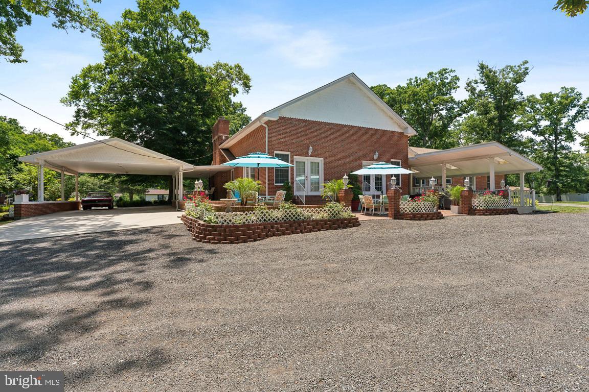 LIVINGSTON GROVE - Residential