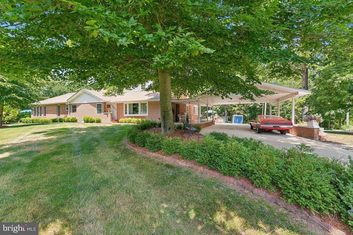 LIVINGSTON GROVE - Residential