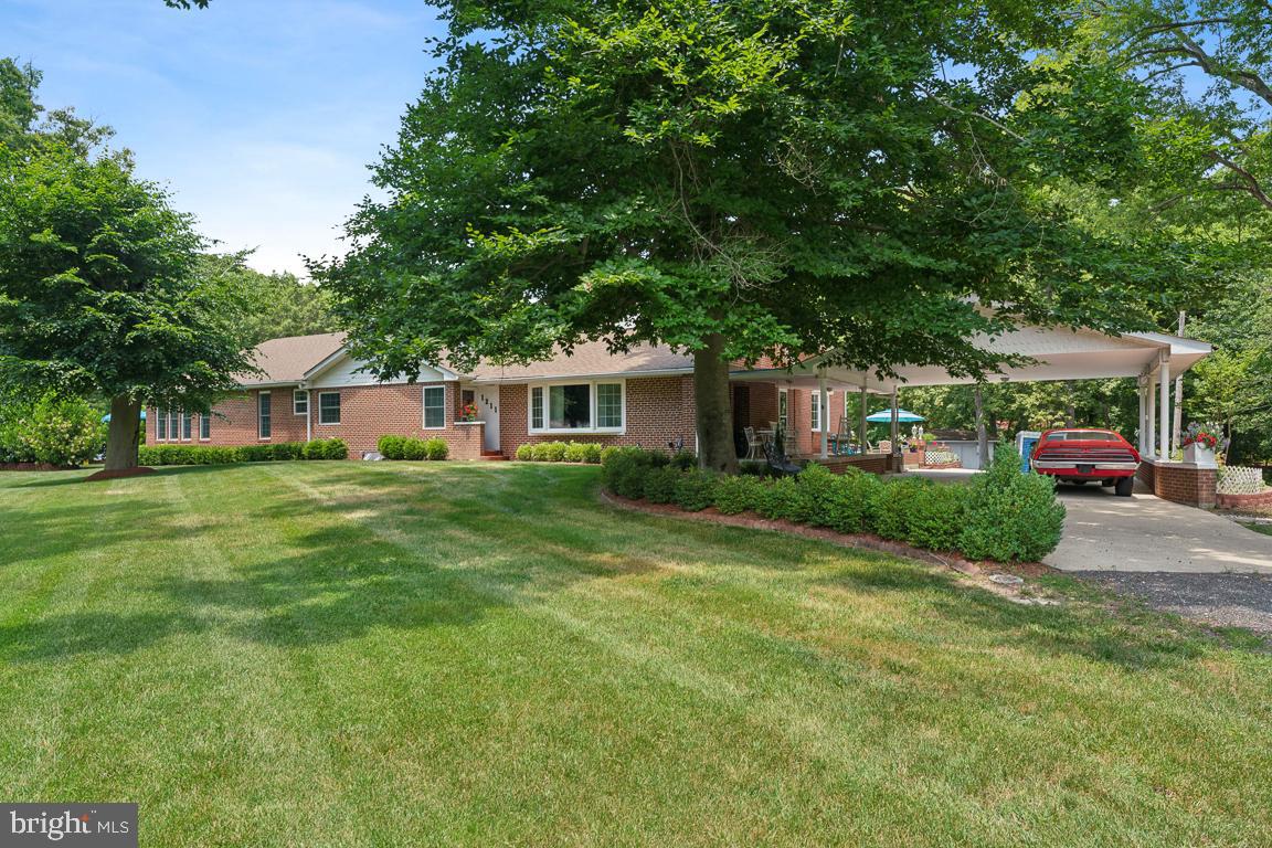 LIVINGSTON GROVE - Residential