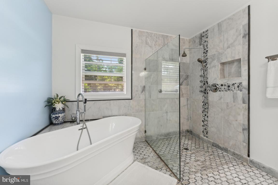 LIVINGSTON GROVE - Residential