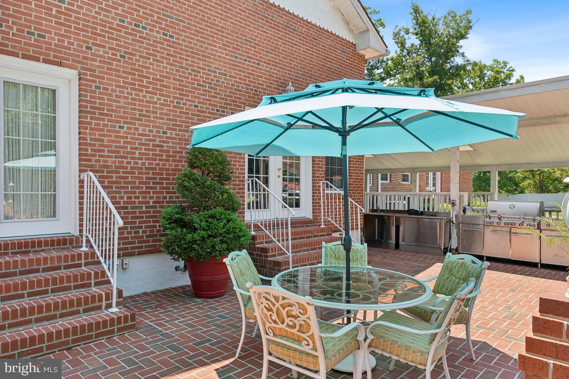 LIVINGSTON GROVE - Residential