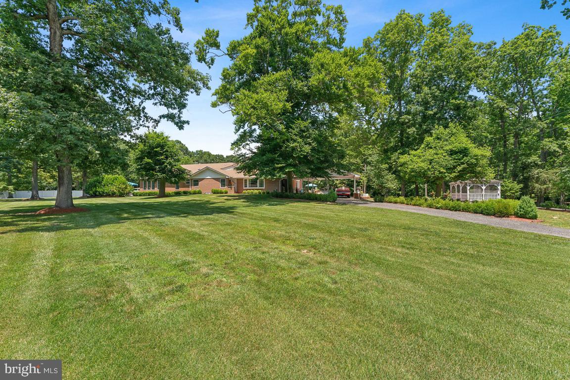 LIVINGSTON GROVE - Residential