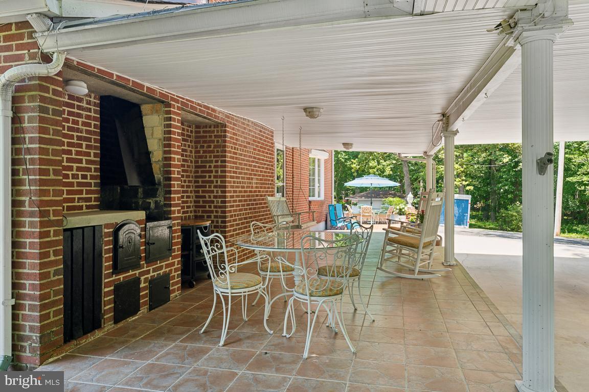 LIVINGSTON GROVE - Residential