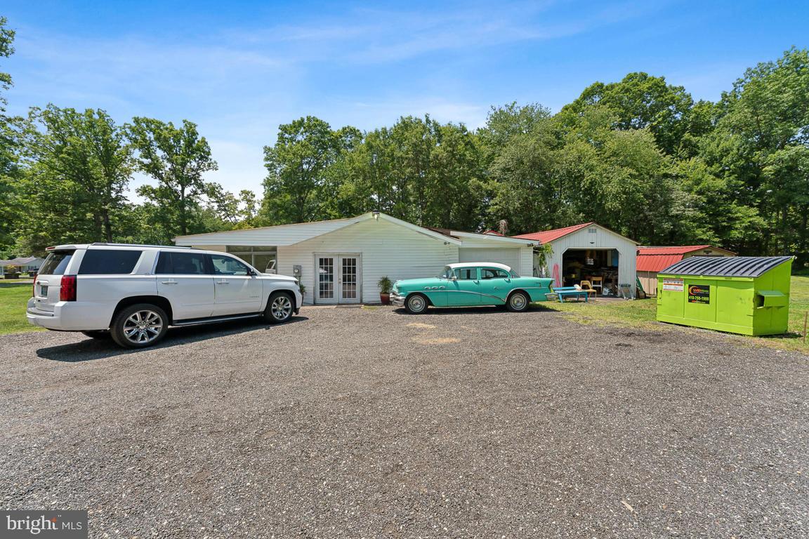 LIVINGSTON GROVE - Residential