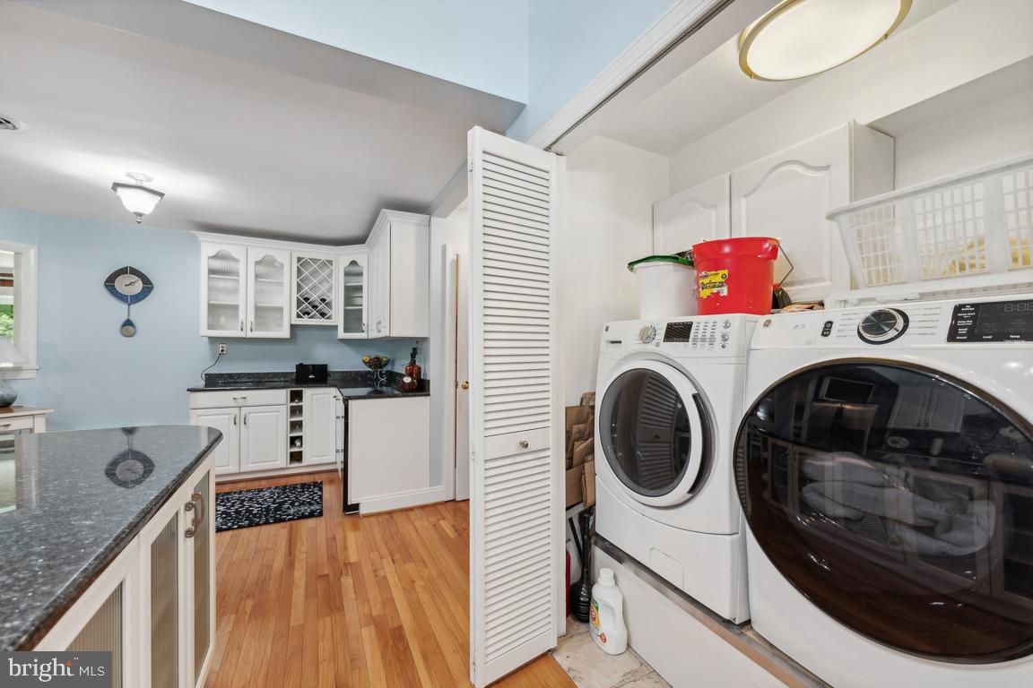 LIVINGSTON GROVE - Residential