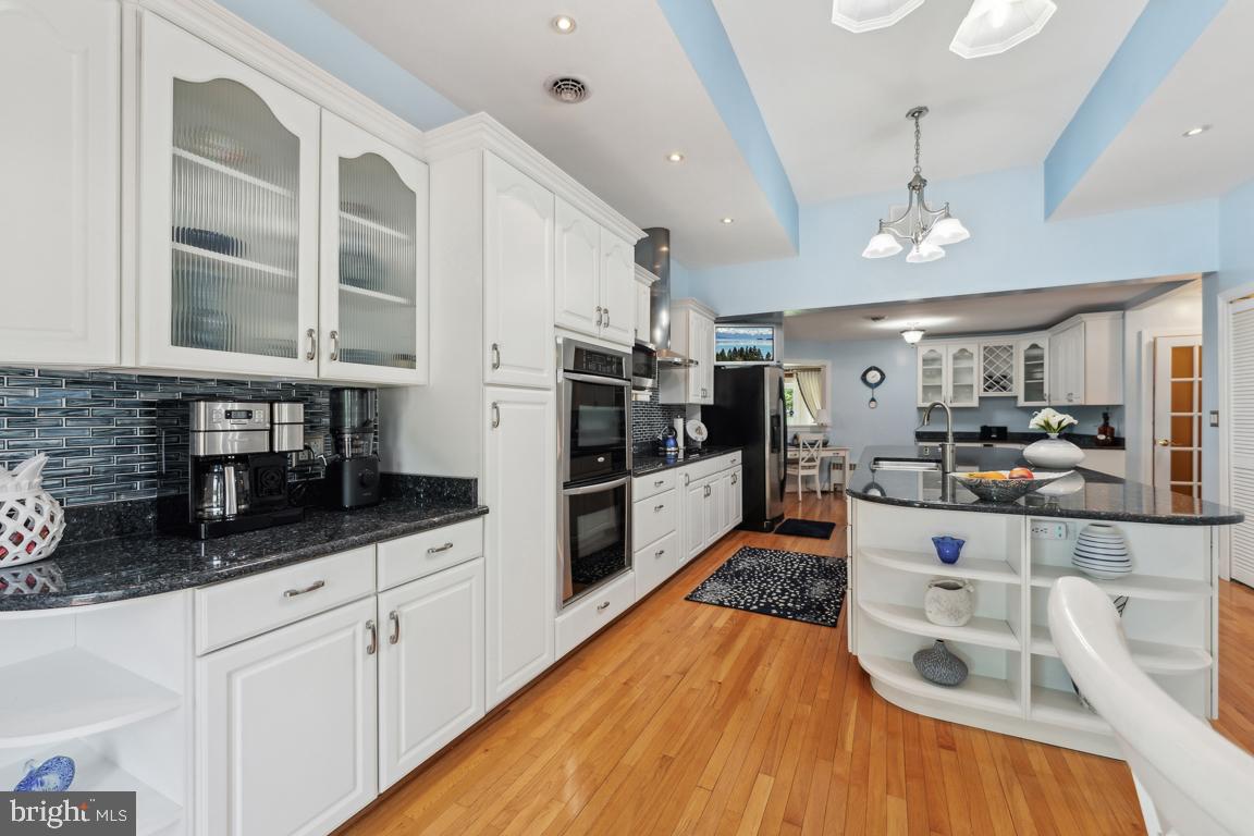 LIVINGSTON GROVE - Residential