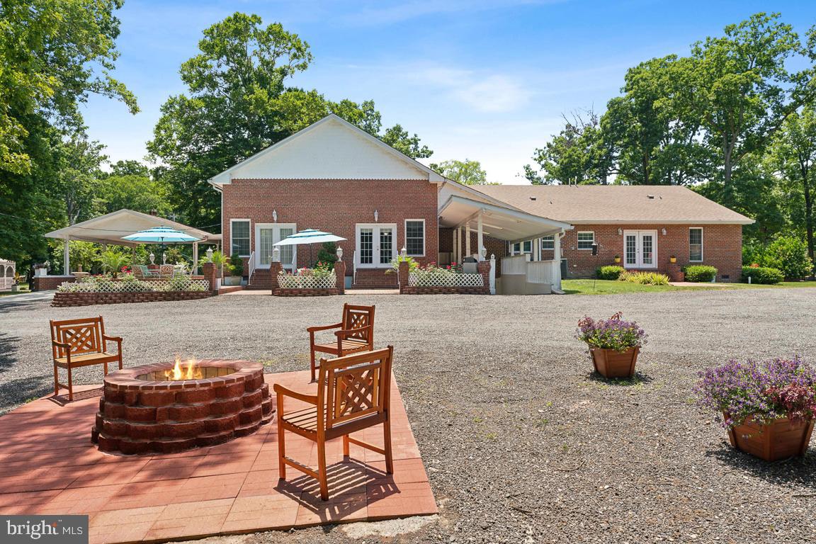 LIVINGSTON GROVE - Residential