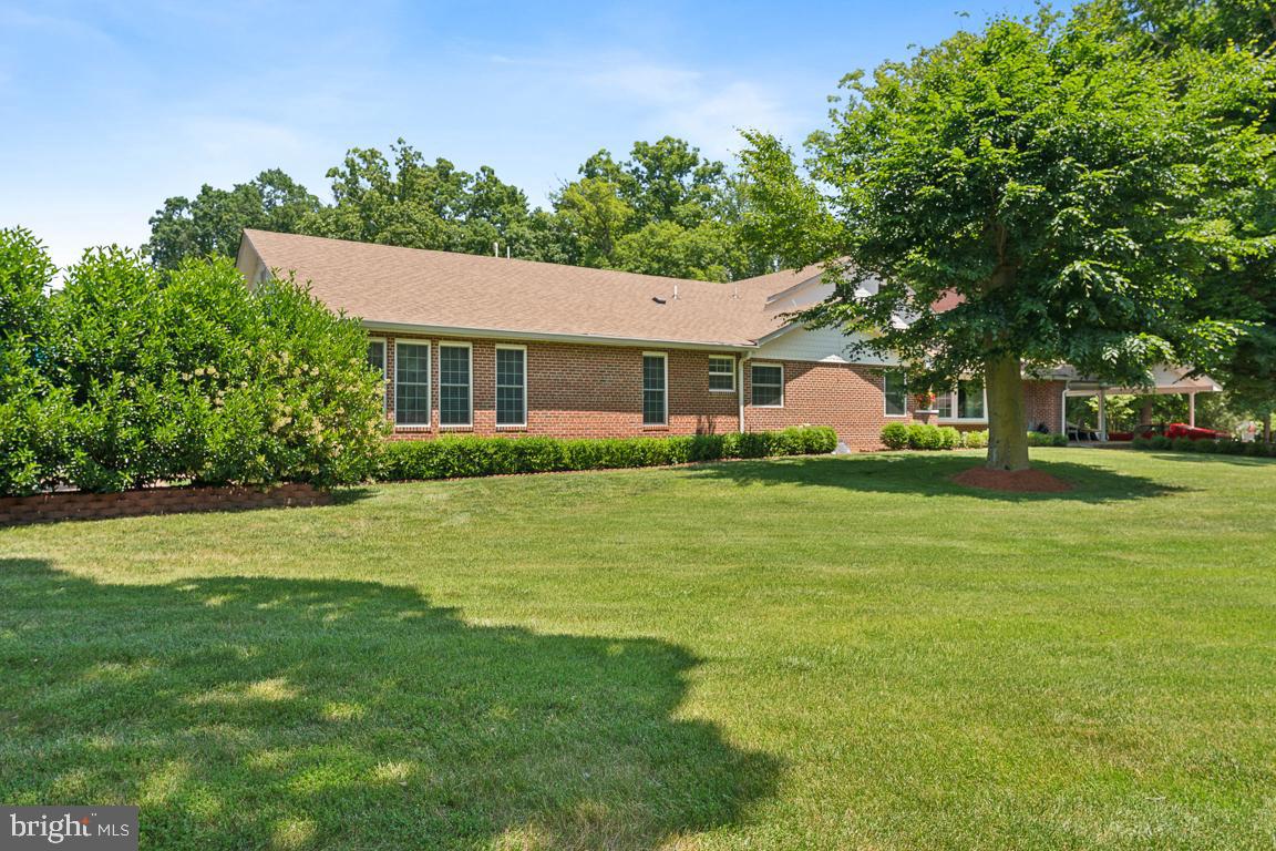 LIVINGSTON GROVE - Residential