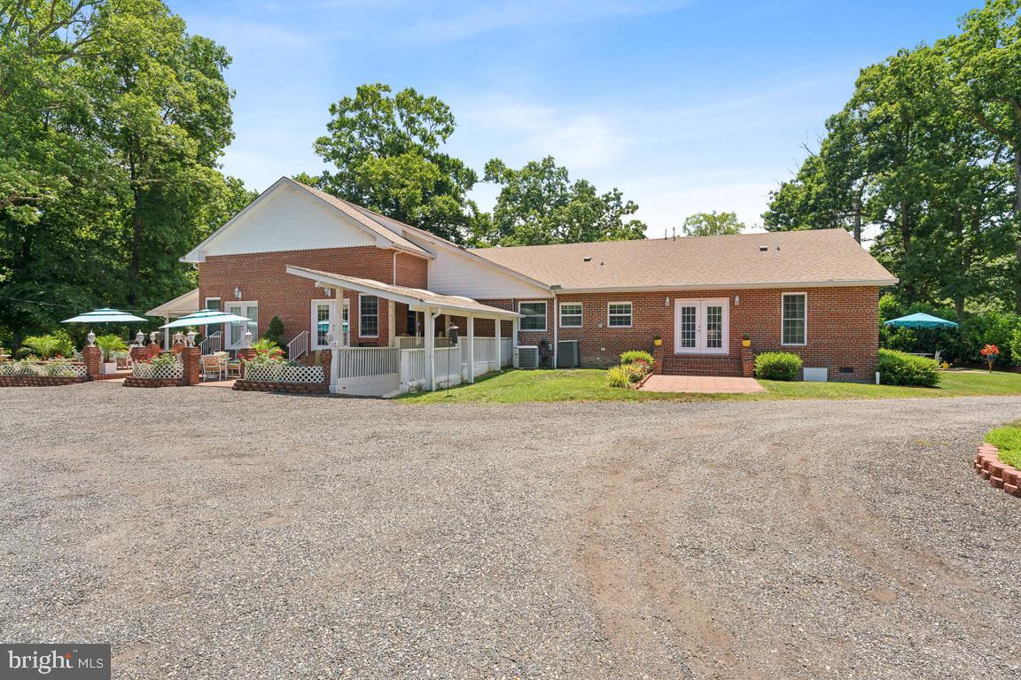 LIVINGSTON GROVE - Residential