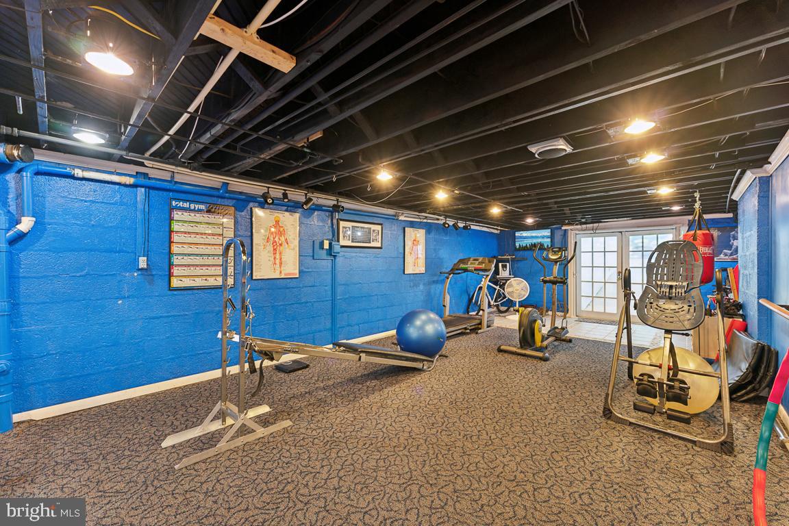 LIVINGSTON GROVE - Residential